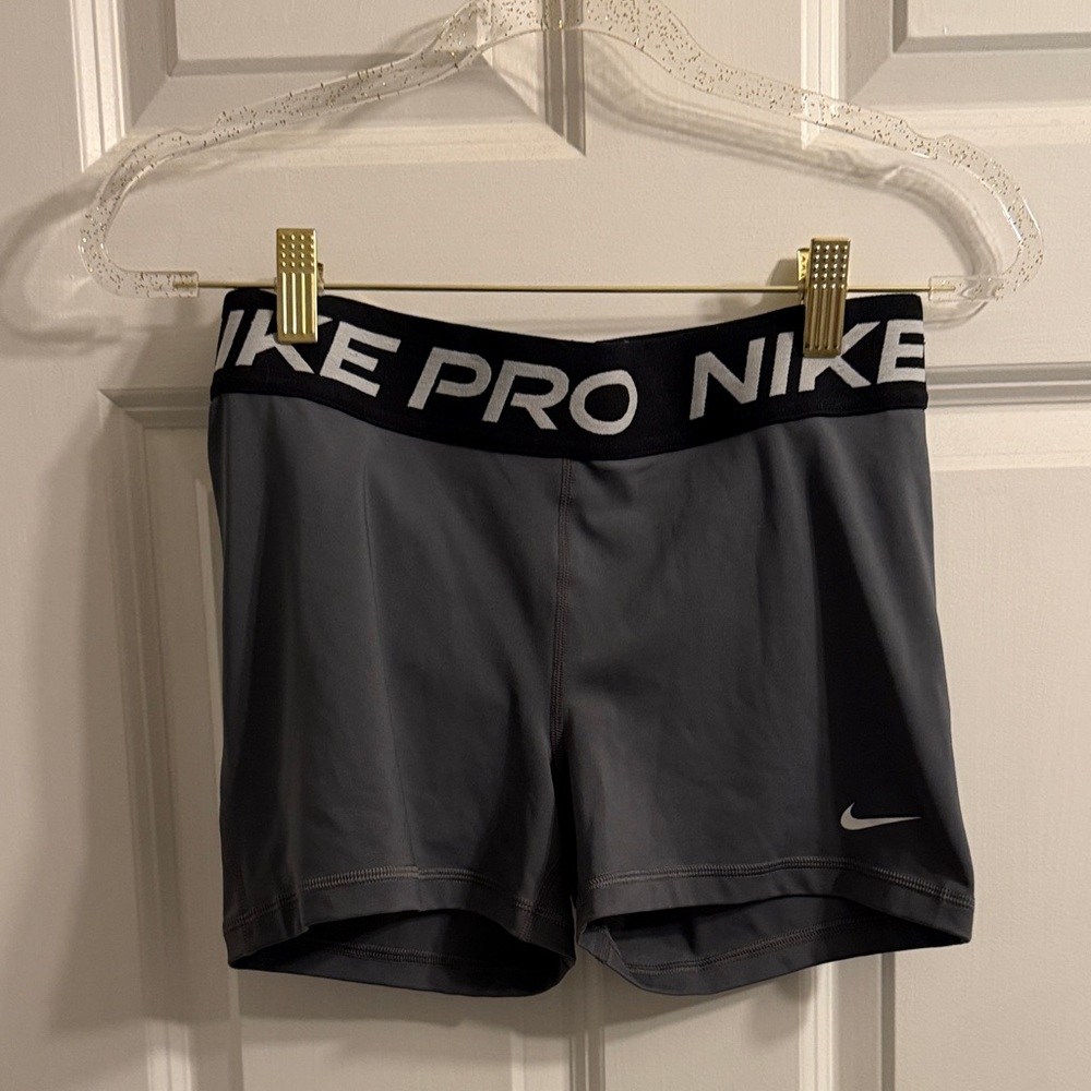 Nike pro Women's Dark Gray Pro Athletic Shorts 3”